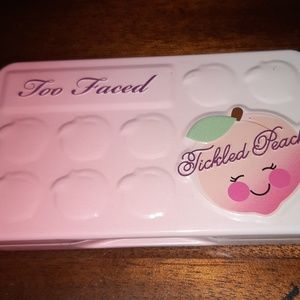 Too faced tickled peach palette